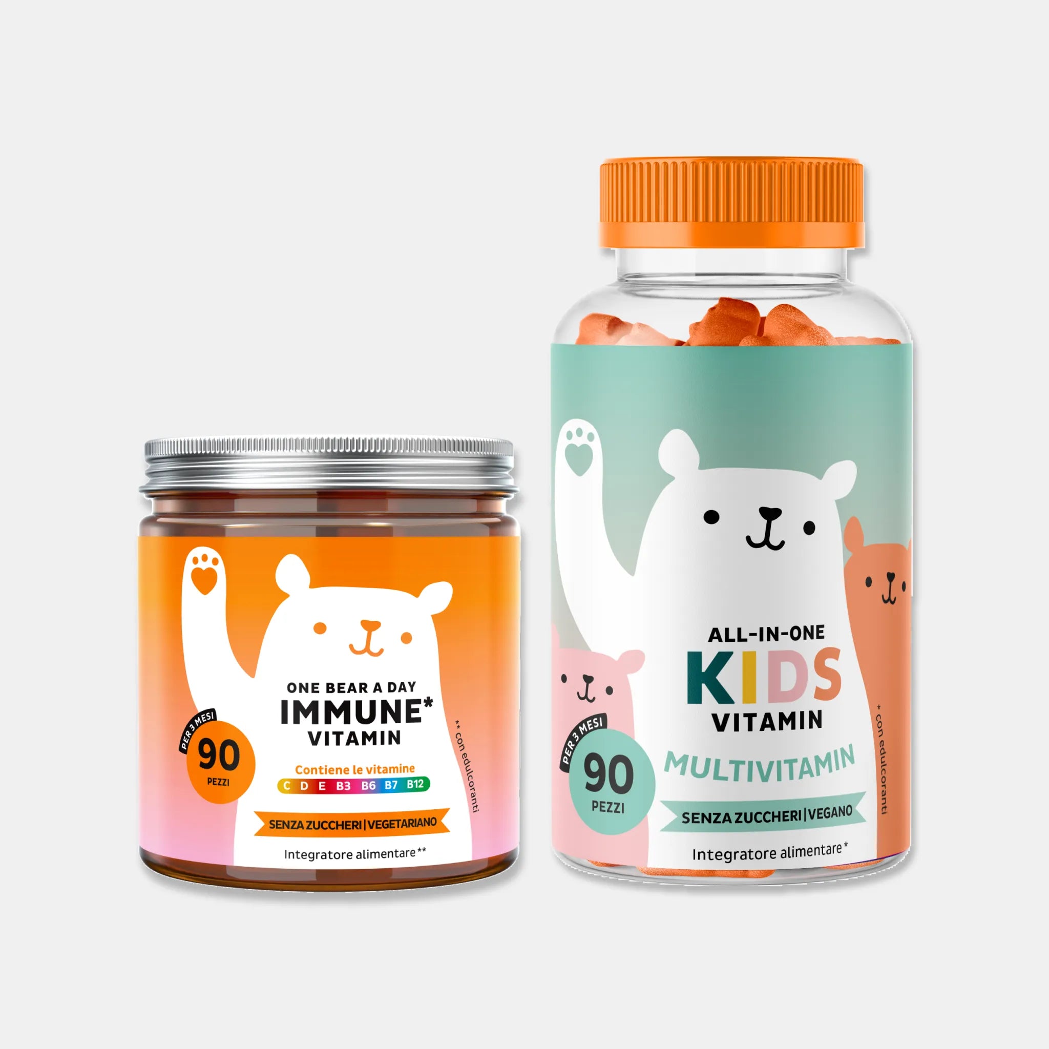 Immagine del pack da 2 barattoli di One Bear a Day Immune Vitamin* e All in One Kids Vitamin di Bears with Benefits con 90 orsetti gommosi per adulti e bambini dai 4 anni, per un’integrazione quotidiana semplice e gustosa di vitamine e minerali essenziali.