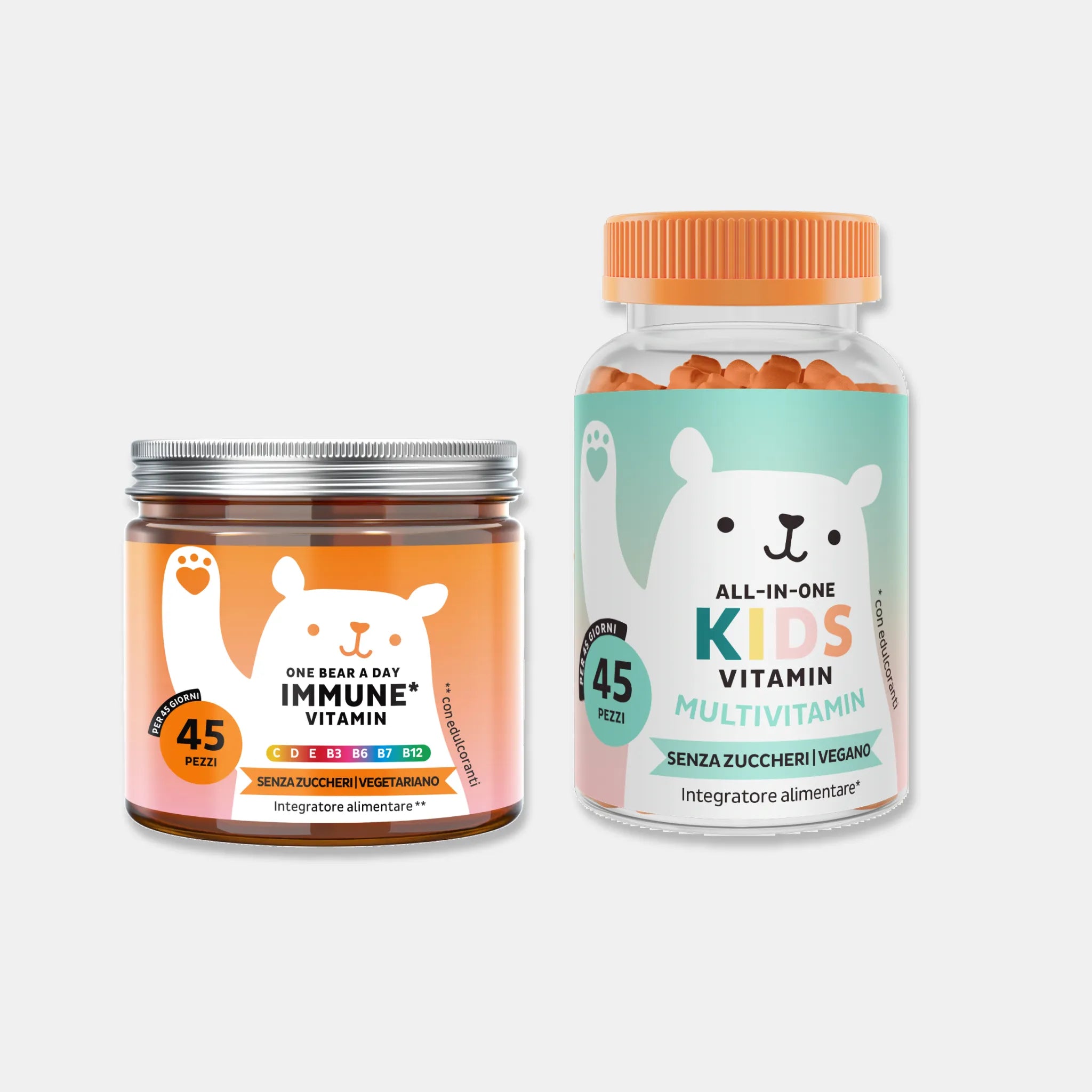 Immagine del pack da 2 barattoli di One Bear a Day Immune Vitamin* e All in One Kids Vitamin di Bears with Benefits con 45 orsetti gommosi per adulti e bambini dai 4 anni, per un’integrazione quotidiana semplice e gustosa di vitamine e minerali essenziali.