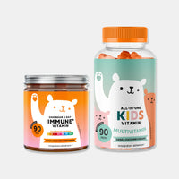 Immagine del pack da 2 barattoli di One Bear a Day Immune Vitamin* e All in One Kids Vitamin di Bears with Benefits con 90 orsetti gommosi per adulti e bambini dai 4 anni, per un’integrazione quotidiana semplice e gustosa di vitamine e minerali essenziali.
