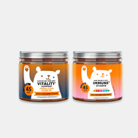 Immagine del pack da 2 barattoli di Catch Of The Day Vitality Support* e One Bear a Day Immune Vitamin* di Bears with Benefits con 90 orsetti gommosi totali per un’integrazione quotidiana mirata a supporto del sistema immunitario e della vitalità.