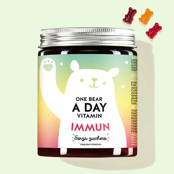 Una lattina di One Bear A Day Immune Vitamins con complesso multivitaminico di Bears with Benefits per il sistema immunitario.